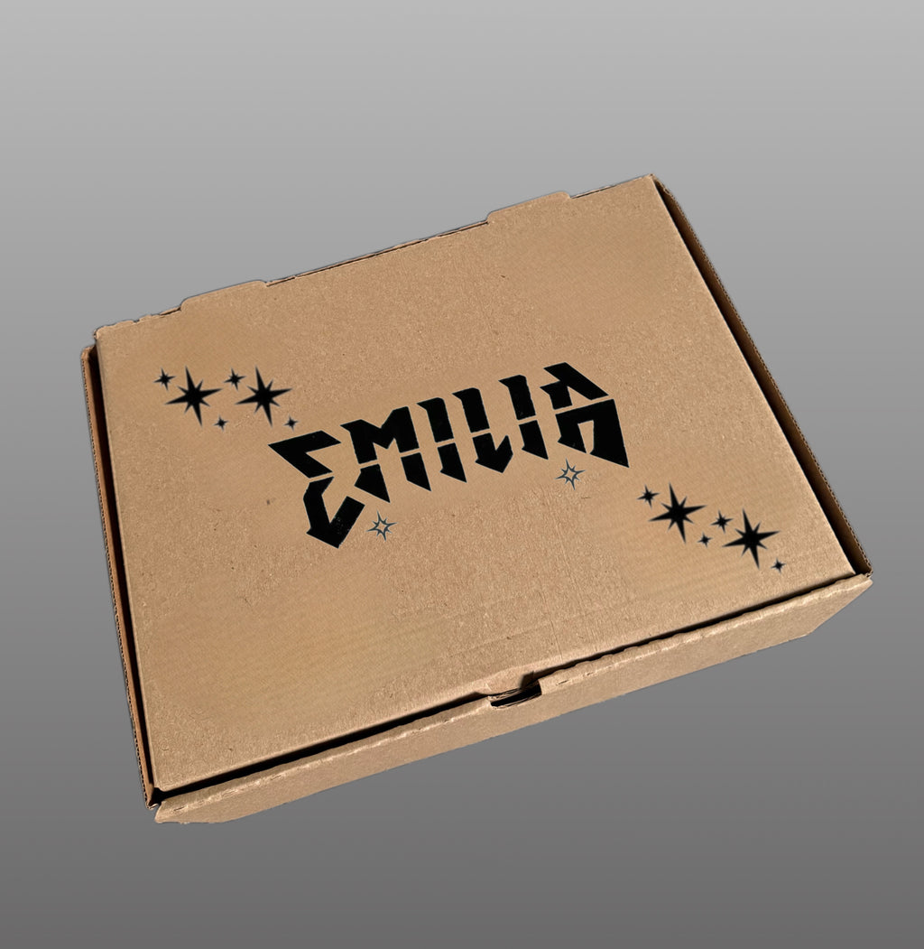 Caja cartón / Emilia